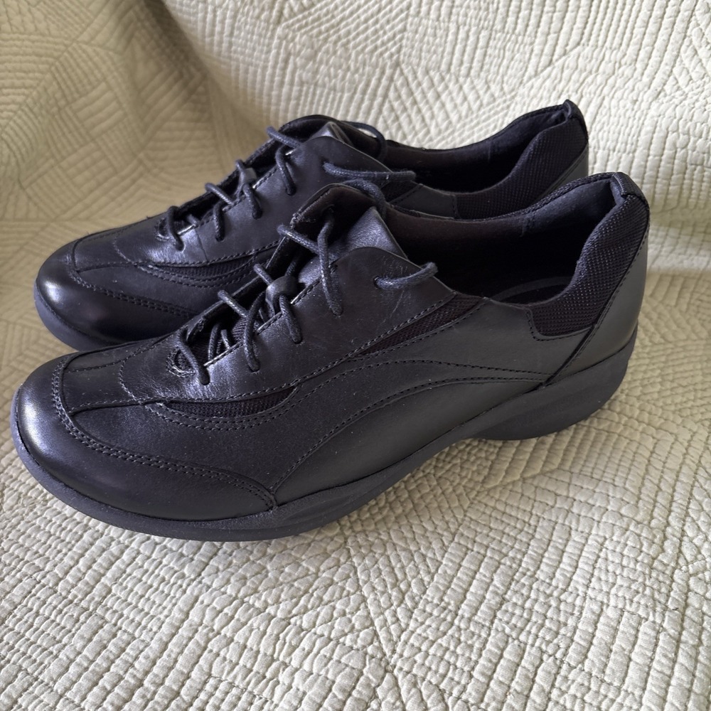 Clarks In Motion Women's 7.5 M Black Leather Lace-Up Walking Comfort Shoes